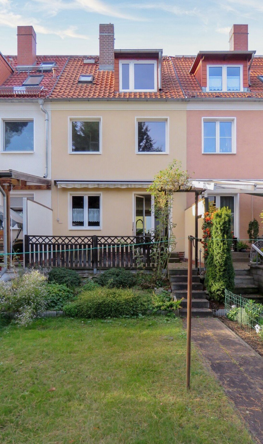 Hausansicht vom Garten Reihenmittelhaus Berlin
