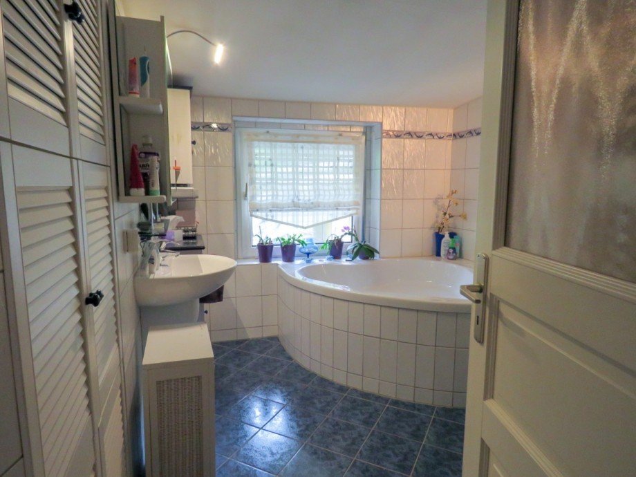 Wannenbad mit Dusche Einfamilienhaus Erkner