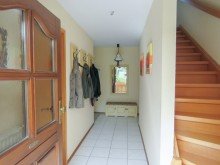 Eingang Flur Familienhaus in Ruhiglage!