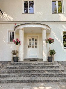 Villa Eingang Verkauft: Herrschaftliche Villa auf Wassergrundst�ck in Schm�ckwitz!