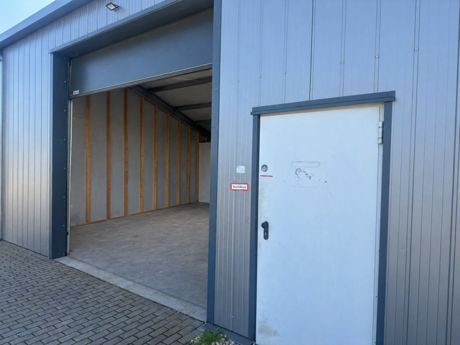 Aussenansicht Halle / Lager / Produktion Hoppegarten