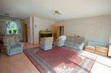 Wohnzimmer Verkauft: Solider Bungalow mit Keller in Ruhiglage!