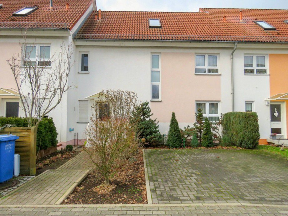 Geb�udefront Reihenmittelhaus K�nigs Wusterhausen