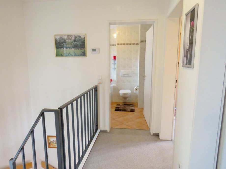 Flur OG mit Blick ins Bad Reihenmittelhaus K�nigs Wusterhausen