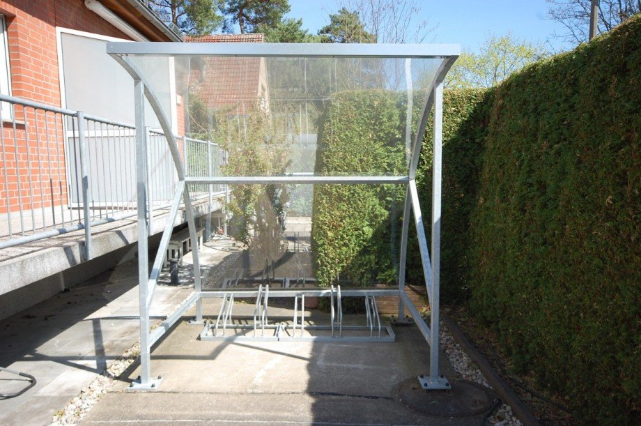 Fahrradparkplatz vor Terrasse Maisonettewohnung Berlin
