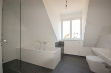 Badezimmer Hochwertige Maisonette-Wohnung nahe S-Bahnhof Wilhelmshagen!