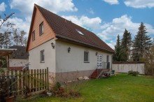 Hausansicht Eingang Verkauft: Helle Dreizimmerwohnung mit S�dterrasse in Ruhiglage!