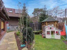 Garten Familienhaus mit Solar, Kamin, Pool und G�stehaus!