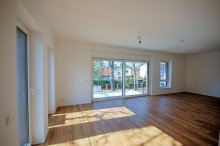 Wohnzimmer Hochwertige Maisonette-Wohnung nahe S-Bahnhof Wilhelmshagen!
