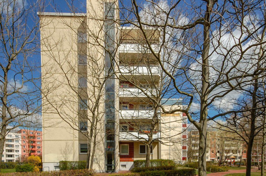 Seitenansicht mit Aufzug Etagenwohnung Berlin