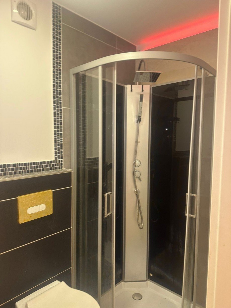 Dusche Halle / Lager / Produktion Hoppegarten