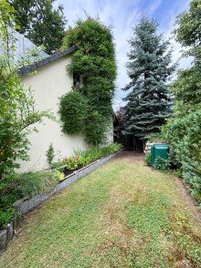 Ansicht Seite Modern & nachhaltig wohnen: Tolles Einfamilienhaus mit Wintergarten und PV-Anlage in Woltersdorf!