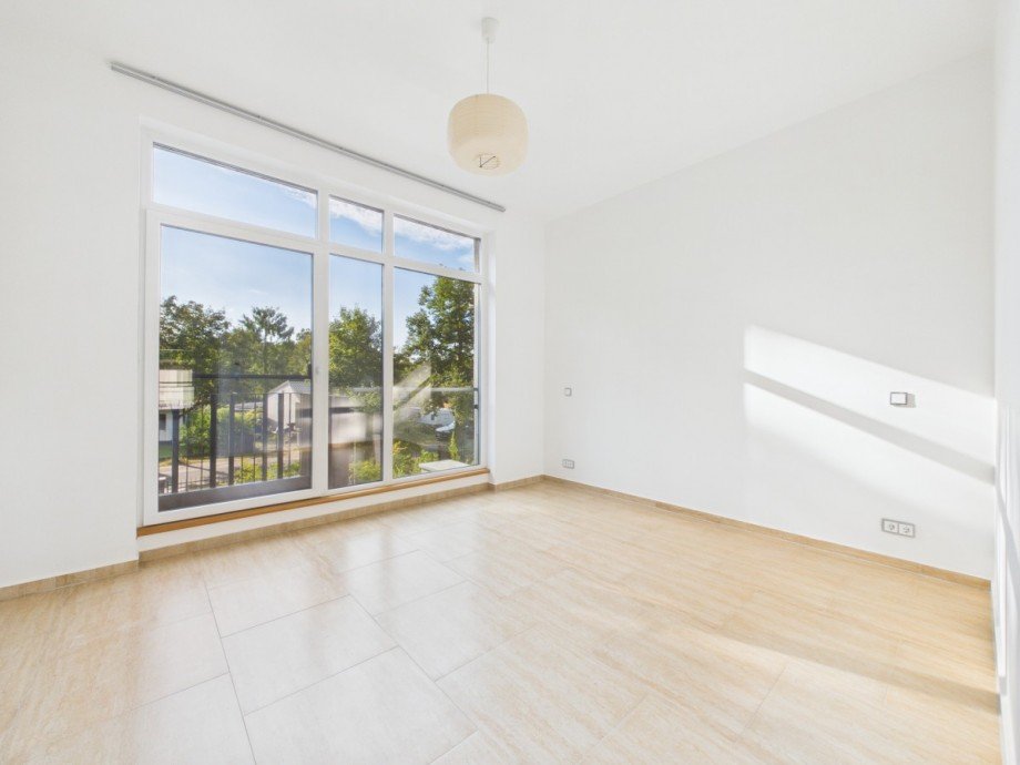 Schlafzimmer 2 mit Balkon, Obergeschoss Einfamilienhaus K�nigs Wusterhausen