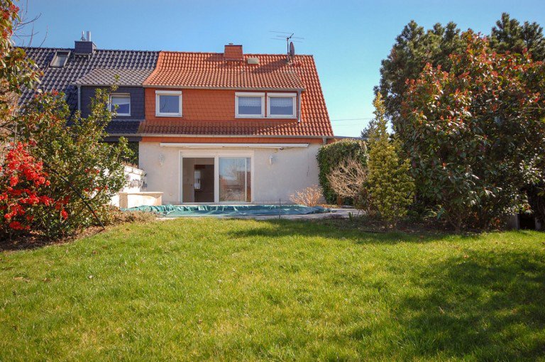 Gartenansicht Magdeburg - Sachsen-Anhalt Doppelhaush�lfte Haus mit Pool in der Gartenstadt Eichenweiler!