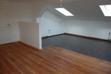 Wohnzimmer mit Blick zur K�che Sanierte Altbau-Dachgeschosswohnung in Woltersdorf!