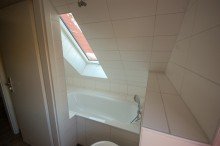 Wannenbad Vermietet - Helle Maisonette-Wohnung im Zweifamilienhaus in Kaulsdorf!
