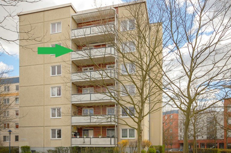 Balkonansicht Berlin - Marzahn-Hellersdorf Etagenwohnung Bezugsfreie 2-Zimmer-Wohnung mit gro�em �berdachten Balkon!