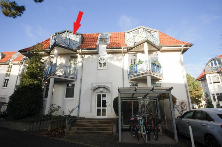 Hauseingang Berlin - Treptow-K�penick Wohnung Drei Zimmer, Dachterrasse und zwei Balkone direkt an der Wuhle!