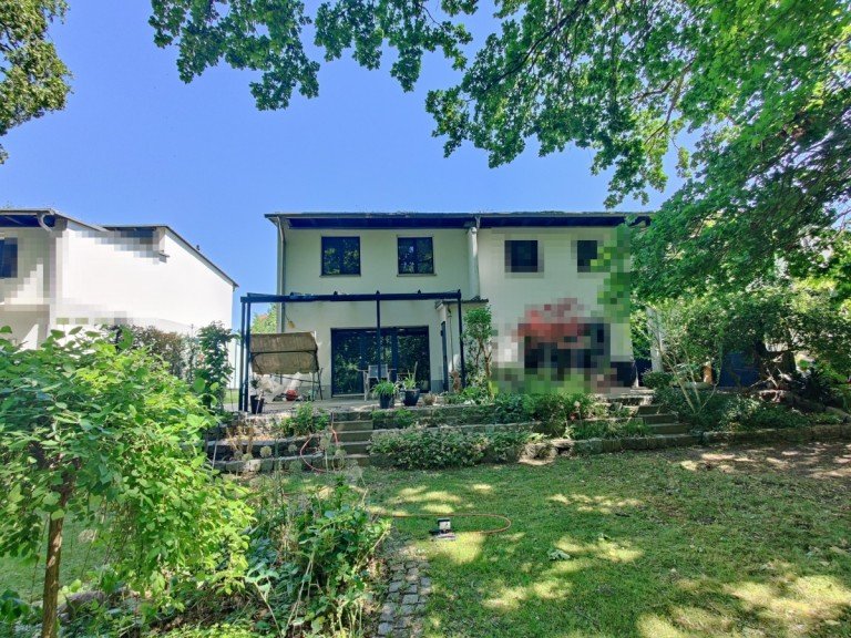 Hausansicht vom Garten Berlin - Rahnsdorf Reihenendhaus VERKAUFT: Hessenwinkel: Familienhaus mit toller Architektur!