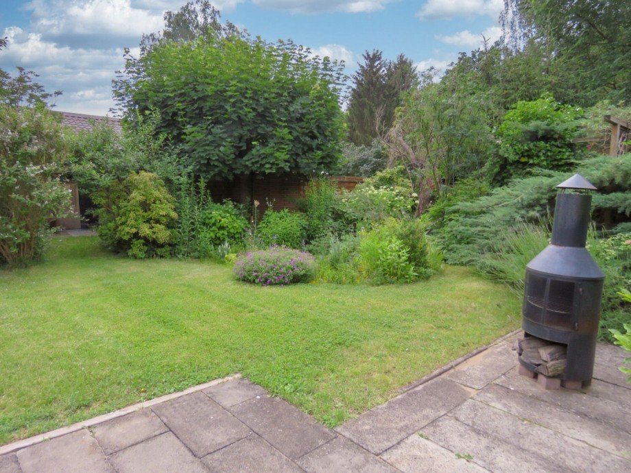 Garten und Grillkamin Einfamilienhaus Erkner