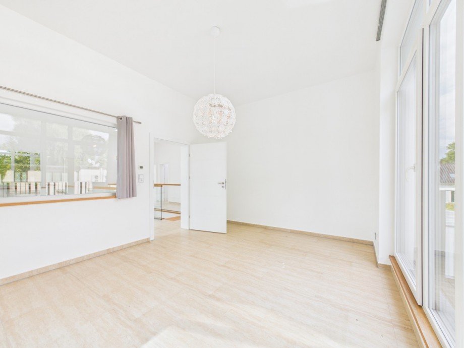 Arbeitszimmer 1 mit Balkon, Obergeschoss Einfamilienhaus K�nigs Wusterhausen