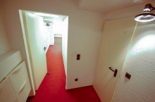 Keller Flur Gro�z�gige, helle Wohnung im Grunewald mit eigener Garage!