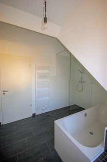 Bad Walk-In-Dusche Hochwertige Maisonette-Wohnung nahe S-Bahnhof Wilhelmshagen!
