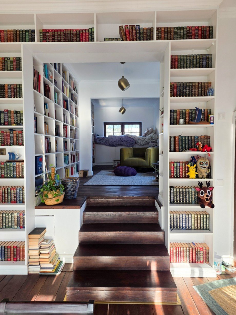 Blick in die Bibliothek Einfamilienhaus Berlin