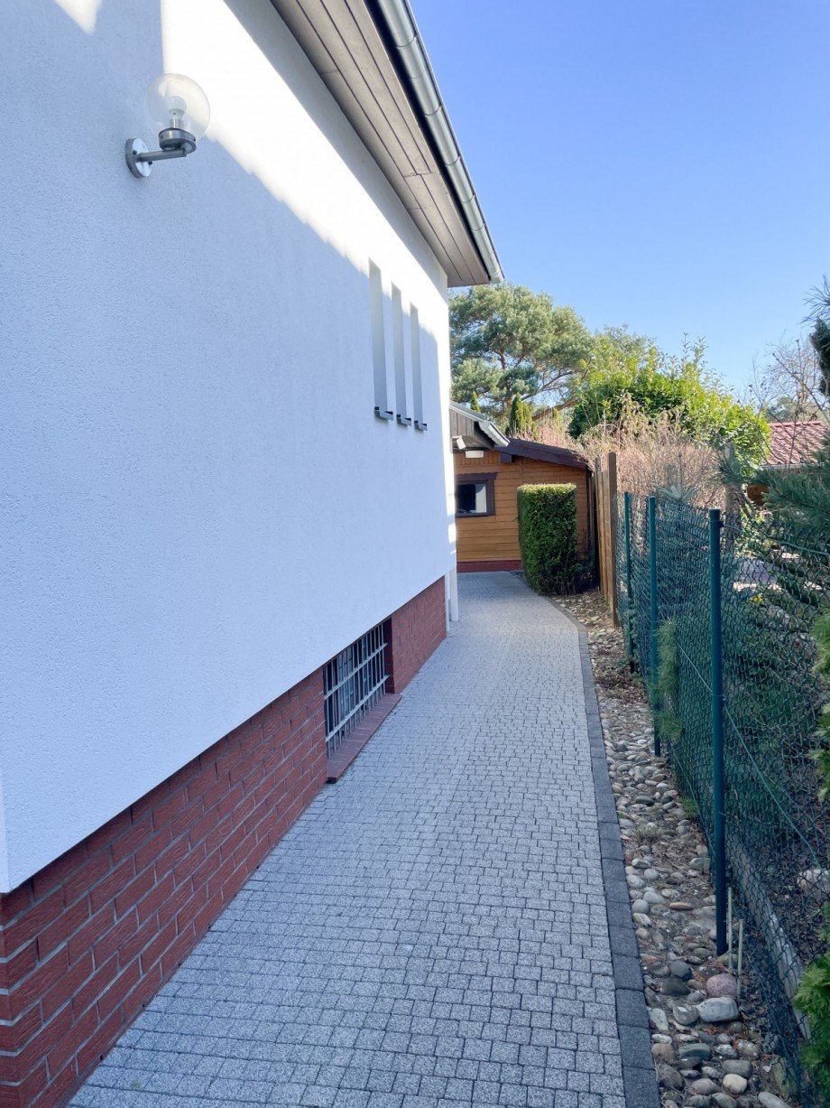 Weg zum Eingang Einfamilienhaus Berlin