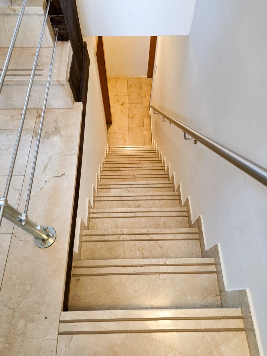 Treppe ins Kellergeschoss Einfamilienhaus Berlin