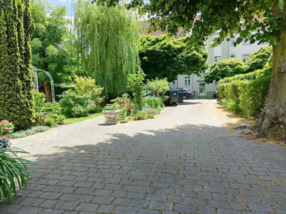 Zufahrt Mehrfamilienhaus Berlin