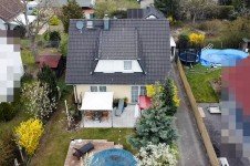 Hauptbild Sonniges Einfamilienhaus mit Pool in zweiter Reihe!