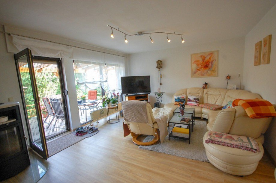 Wohnzimmer Blick zur Terrasse Einfamilienhaus Neuenhagen