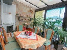 Wintergarten Familienhaus mit Solar, Kamin, Pool und G�stehaus!