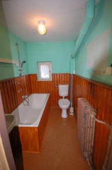 EG Bad Solide Basis f�r Ausbauprojekt!