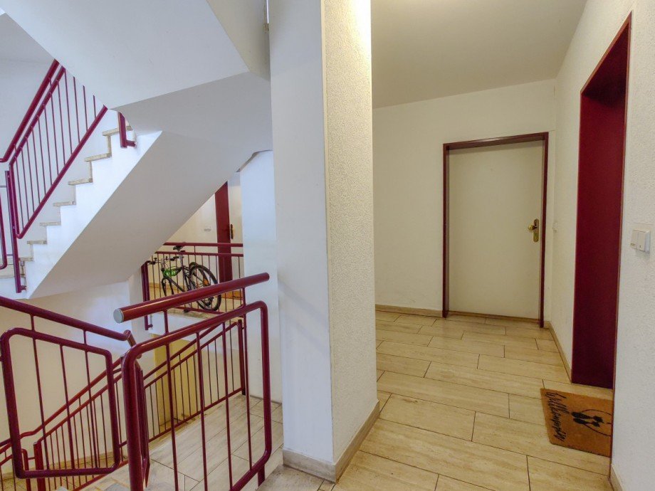 Hausflur Wohnungseingang Etagenwohnung Sch�neiche bei Berlin