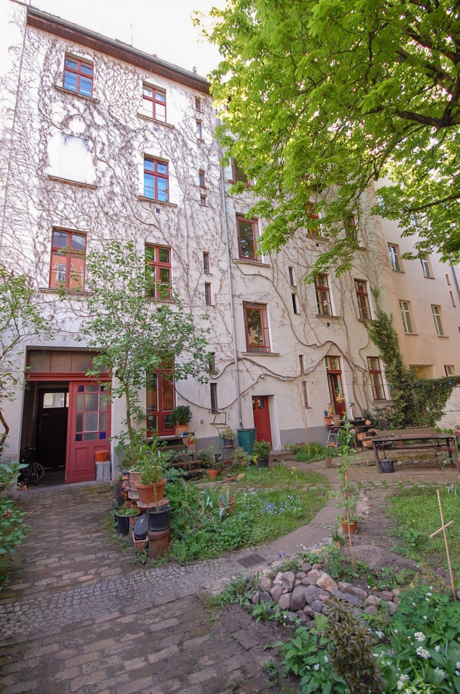 Hof Hausansicht Maisonettewohnung Berlin