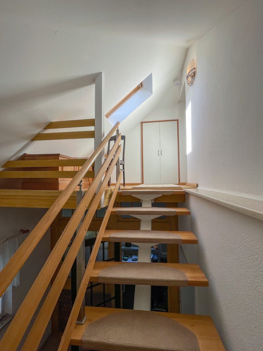 Treppe ins Dachgeschoss Einfamilienhaus Berlin