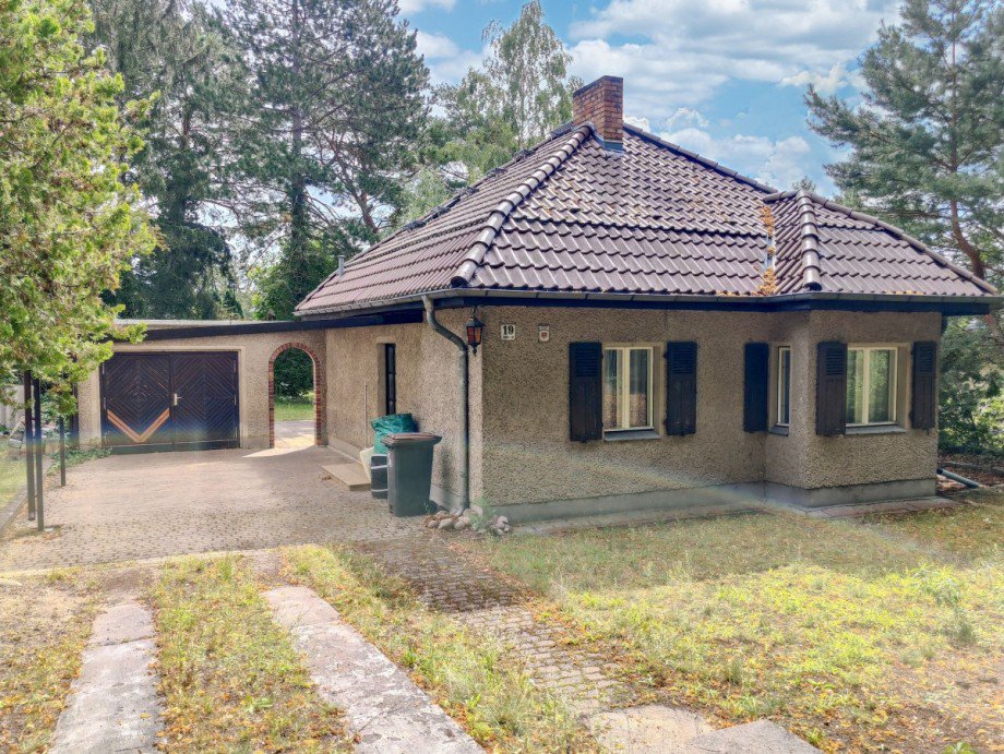Eingang und Garage Einfamilienhaus Berlin