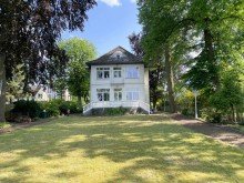 Hausansicht Seeseite Verkauft: Herrschaftliche Villa auf Wassergrundst�ck in Schm�ckwitz!