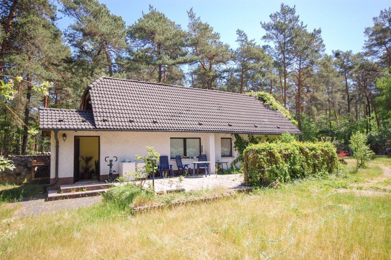 Terrasse und Eingang Gro� K�ris - Dahme-Spreewald Haus Erholungsgrundst�ck: Mitten in der Natur, aber in 30 Minuten in Berlin!