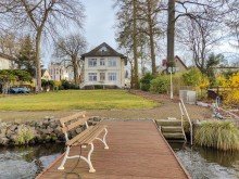 Blick vom Steg zur Villa Verkauft: Herrschaftliche Villa auf Wassergrundst�ck in Schm�ckwitz!