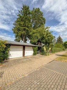 Garagen Modern & nachhaltig wohnen: Tolles Einfamilienhaus mit Wintergarten und PV-Anlage in Woltersdorf!